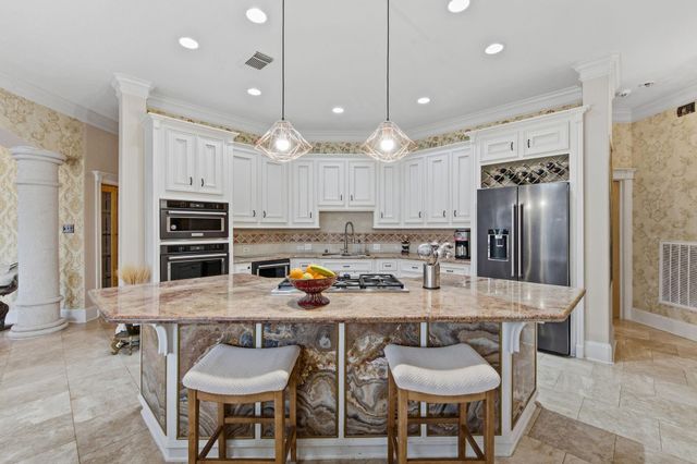 39 Forest Green Trail, Kingwood, TX 77339