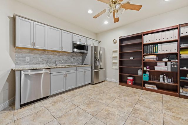 39 Forest Green Trail, Kingwood, TX 77339