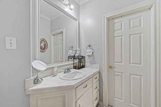 39 Forest Green Trail, Kingwood, TX 77339