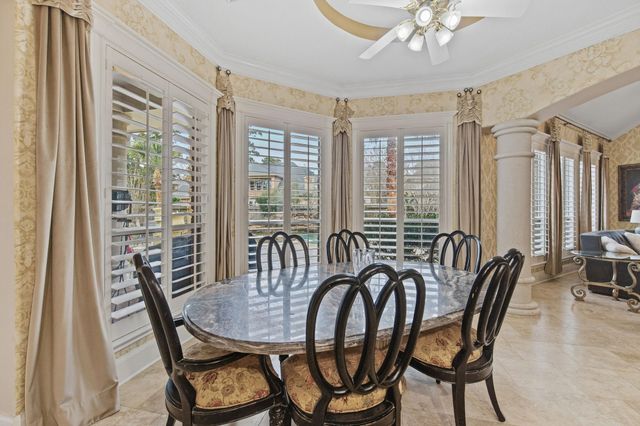 39 Forest Green Trail, Kingwood, TX 77339