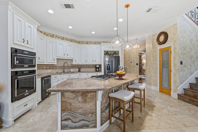 39 Forest Green Trail, Kingwood, TX 77339