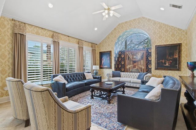 39 Forest Green Trail, Kingwood, TX 77339