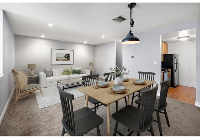 201 Thorndike St 205, Lowell, MA 01852