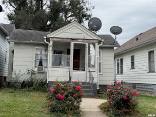 1445 W 7TH Street, Davenport, IA 52802