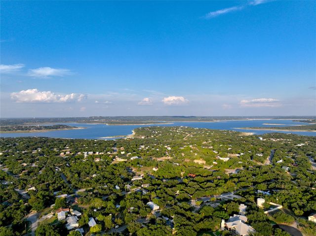 401 Scarlet CT, Canyon Lake, TX 78133