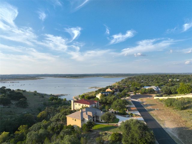 401 Scarlet CT, Canyon Lake, TX 78133