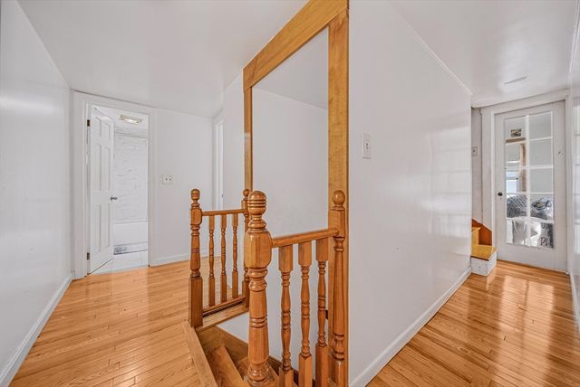 11 Murphy Ct, Newton, MA 02458