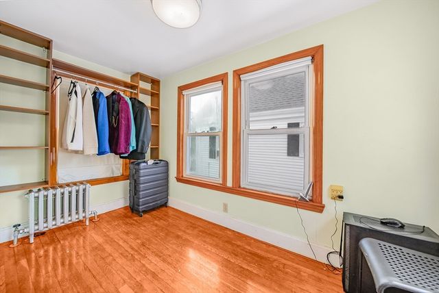 11 Murphy Ct, Newton, MA 02458