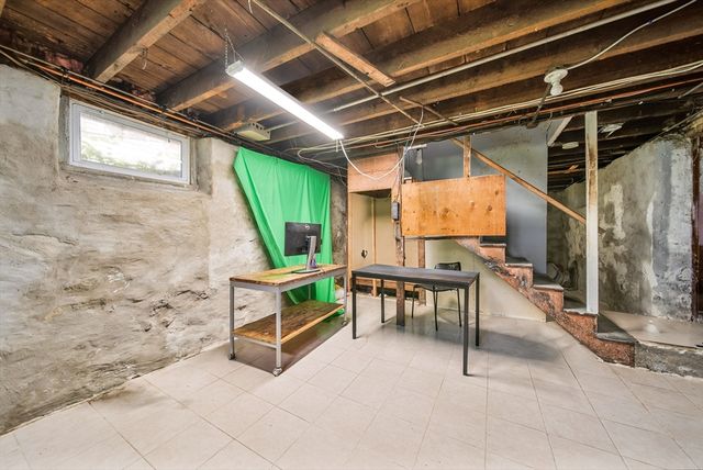 11 Murphy Ct, Newton, MA 02458