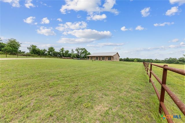 2202 E Young Avenue, Temple, TX 76501