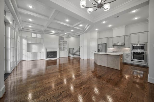 42 Wooded Park Place, The Woodlands, TX 77380