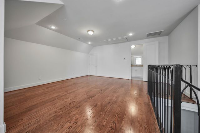 42 Wooded Park Place, The Woodlands, TX 77380