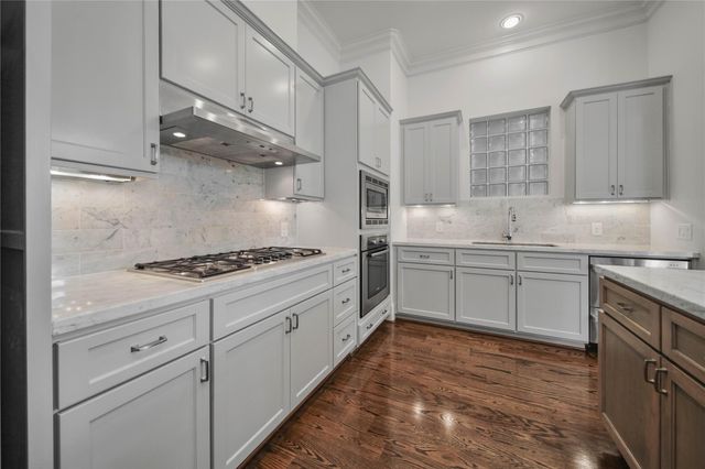 42 Wooded Park Place, The Woodlands, TX 77380