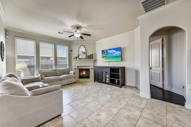 295 Clearwood Drive, League City, TX 77573