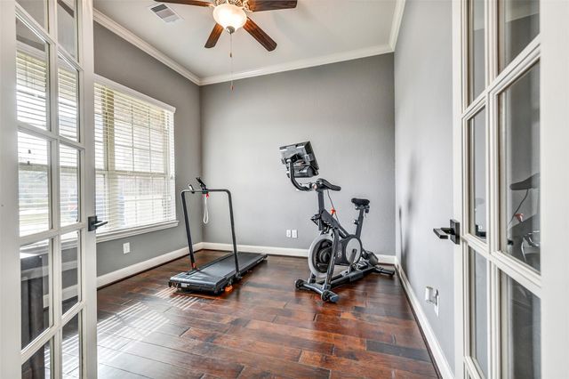 295 Clearwood Drive, League City, TX 77573