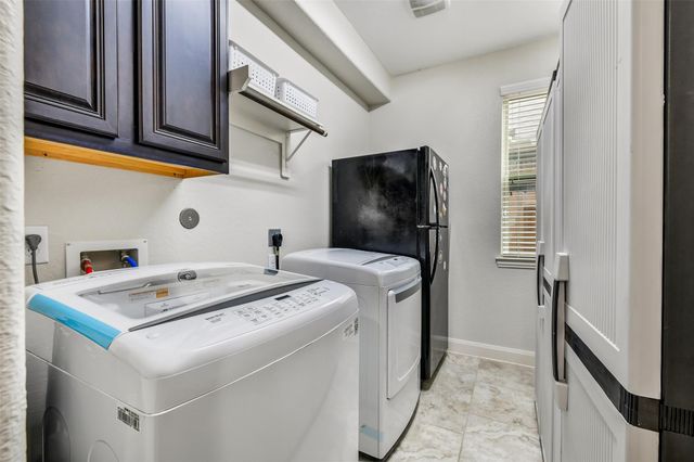 295 Clearwood Drive, League City, TX 77573