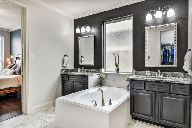 295 Clearwood Drive, League City, TX 77573