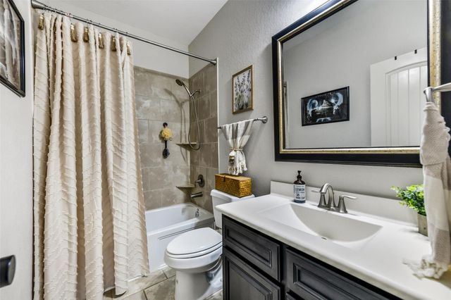 295 Clearwood Drive, League City, TX 77573