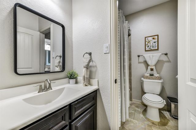 295 Clearwood Drive, League City, TX 77573