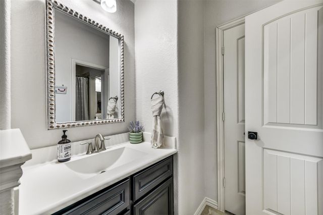 295 Clearwood Drive, League City, TX 77573