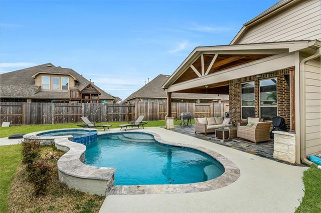 295 Clearwood Drive, League City, TX 77573