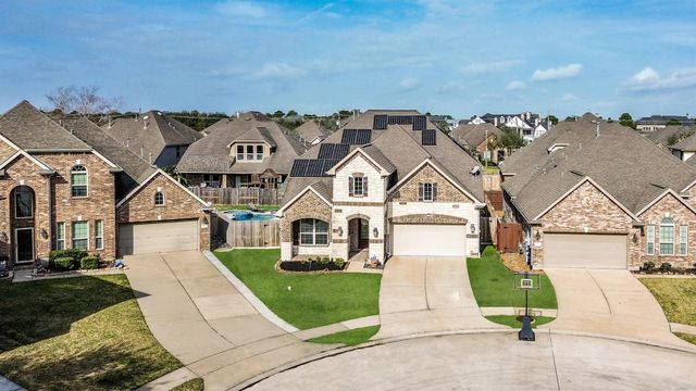 295 Clearwood Drive, League City, TX 77573