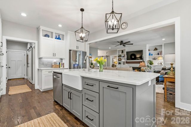 4975 Harbor View Drive W, Granite Falls, NC 28630
