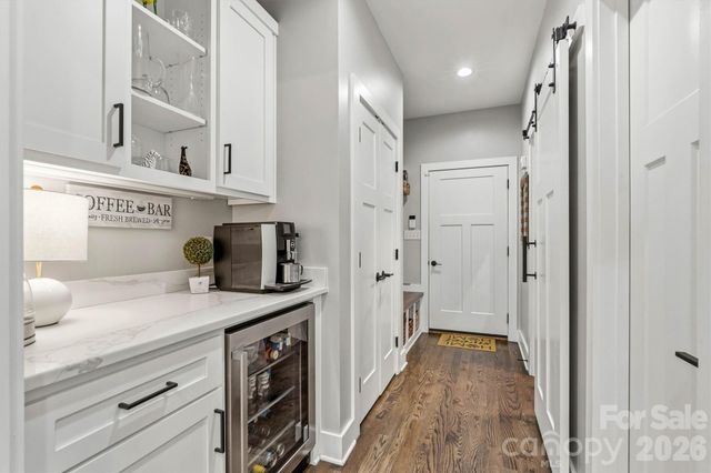 4975 Harbor View Drive W, Granite Falls, NC 28630