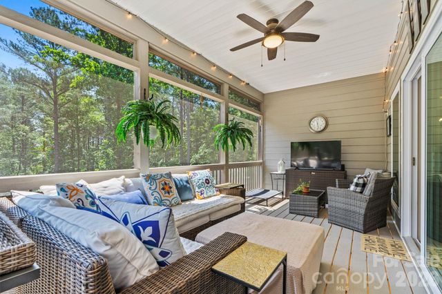 4975 Harbor View Drive W, Granite Falls, NC 28630