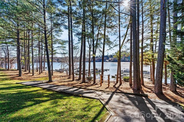 4975 Harbor View Drive W, Granite Falls, NC 28630