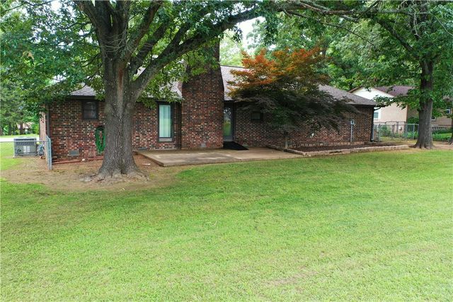1805 Van Buren Avenue, Mountain Home, AR 72653