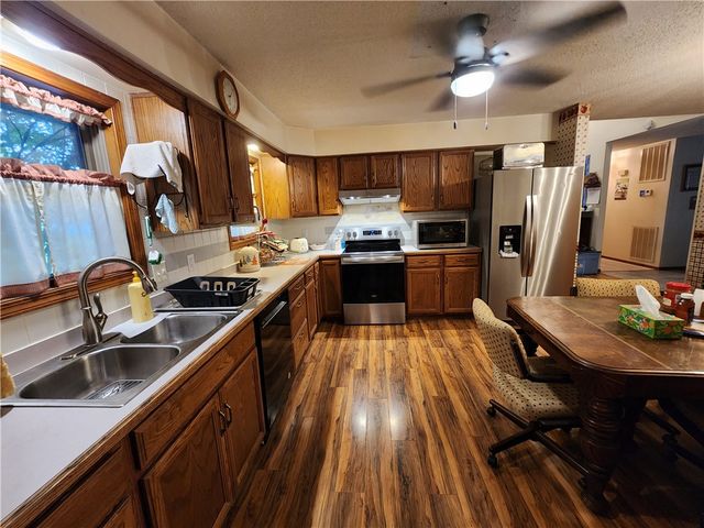 1805 Van Buren Avenue, Mountain Home, AR 72653