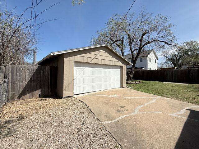 2914 Scottsbluff Drive, Dallas, TX 75228