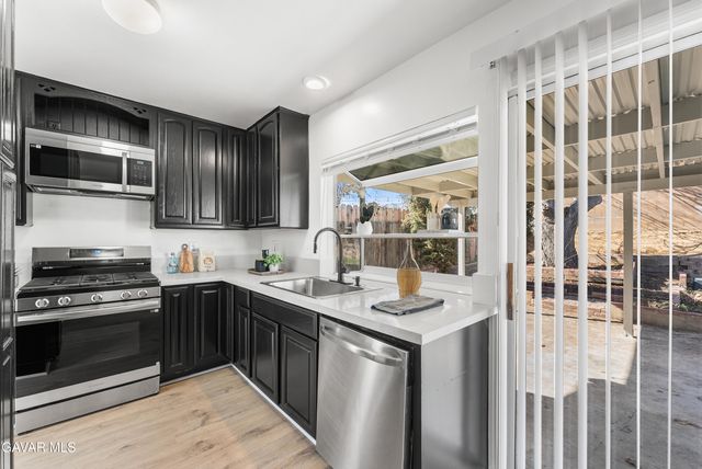 44213 E 4th Street, Lancaster, CA 93535