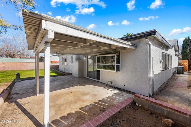 44213 E 4th Street, Lancaster, CA 93535