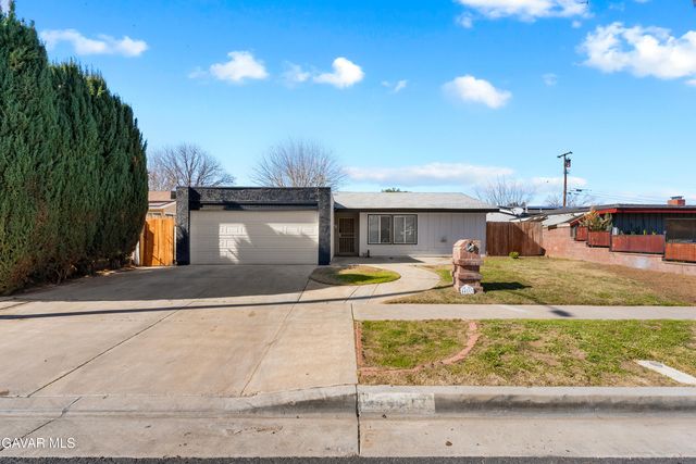 44213 E 4th Street, Lancaster, CA 93535