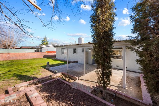 44213 E 4th Street, Lancaster, CA 93535