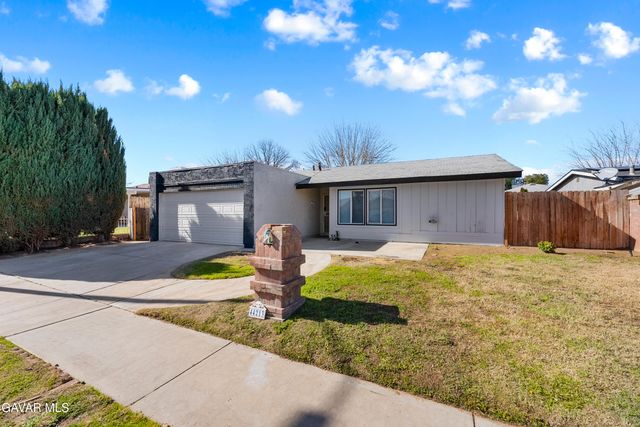 44213 E 4th Street, Lancaster, CA 93535