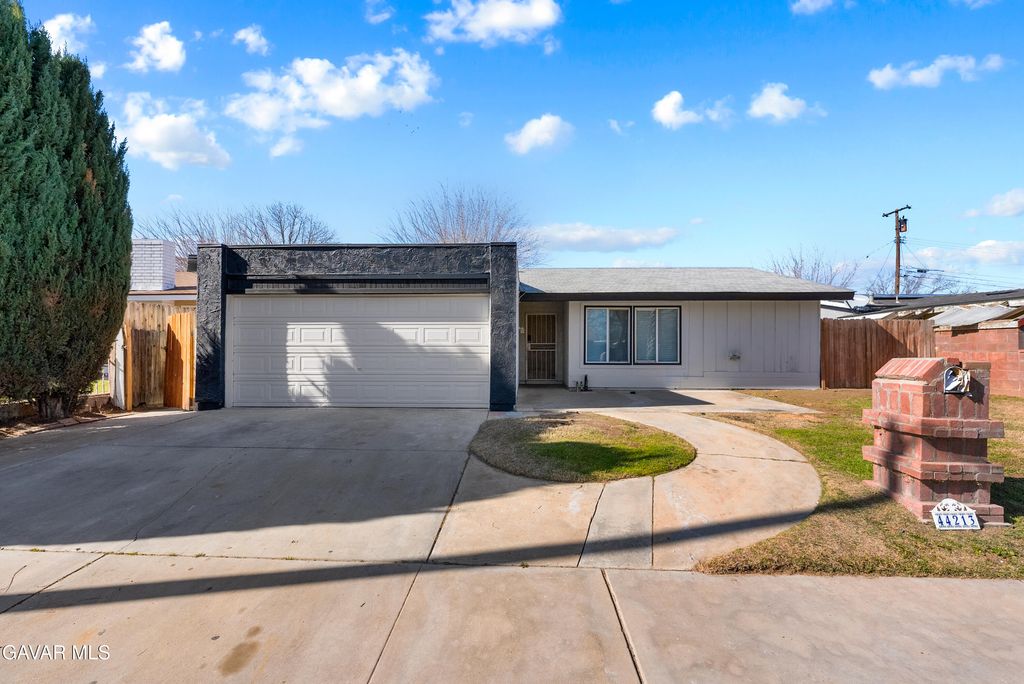 44213 E 4th Street, Lancaster, CA 93535