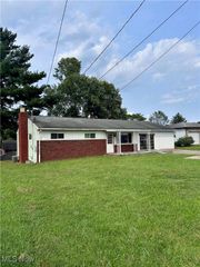 49 Washington Heights, Parkersburg, WV 26101