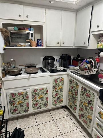 1400 NE 169th St 215, Miami, FL 33162