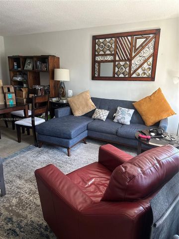 1400 NE 169th St 215, Miami, FL 33162