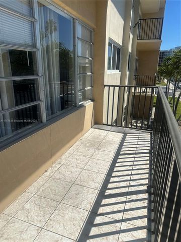 1400 NE 169th St 215, Miami, FL 33162