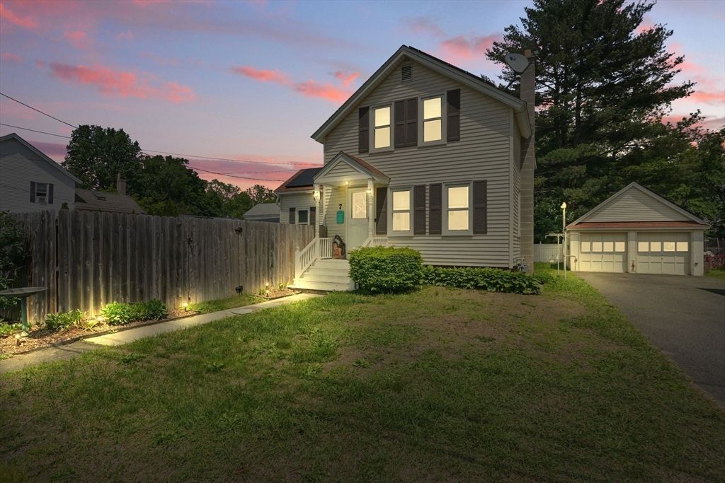 7 Gaston St, Easthampton, MA 01027