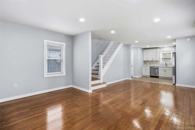 890 Kings Parkway, North Baldwin, NY 11510