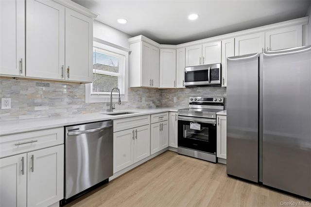 890 Kings Parkway, North Baldwin, NY 11510