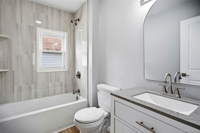 890 Kings Parkway, North Baldwin, NY 11510