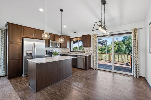 10688 51st Street NE, Albertville, MN 55301