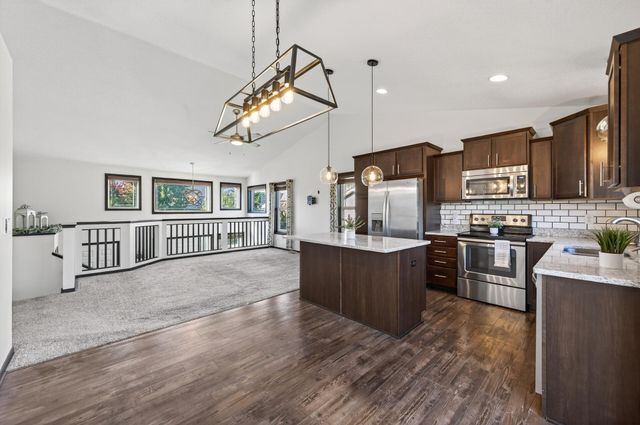 10688 51st Street NE, Albertville, MN 55301