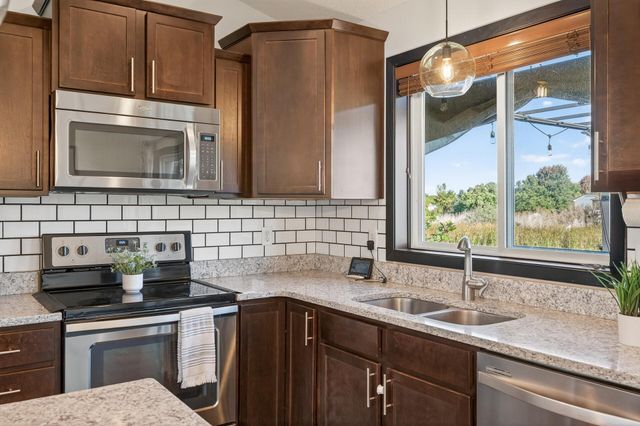 10688 51st Street NE, Albertville, MN 55301